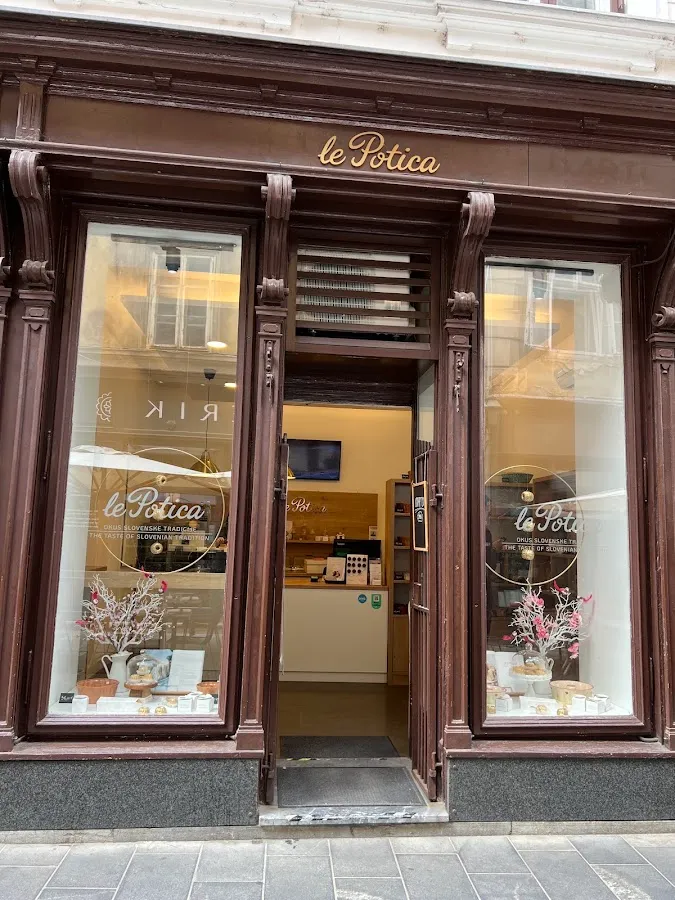 BookNoFees: مخبز – le Potica – Ljubljana – le Potica، الصورة 1