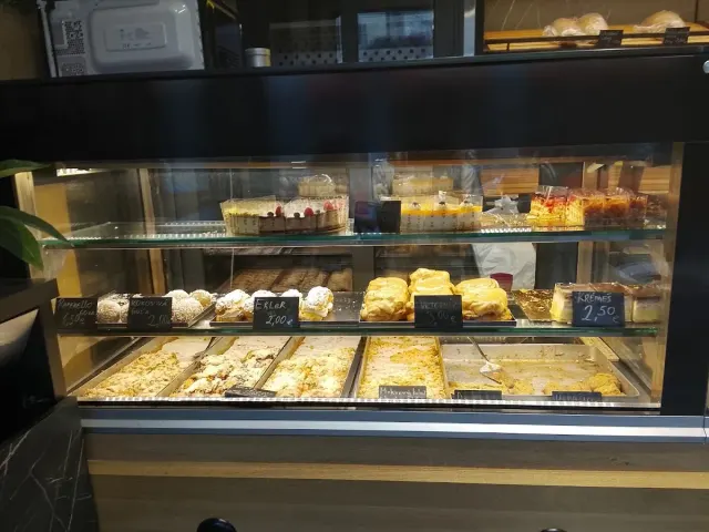 BookNoFees: مخبز – Pekáreň Premium – Bratislava – مخبز بريميوم، الصورة 3