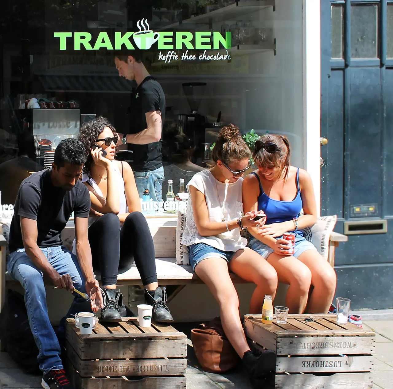 BookNoFees: مقهى – Trakteren – Amsterdam – الدفع عن الآخرين، الصورة 1